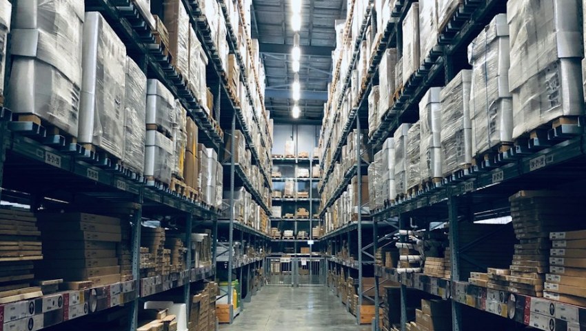 AI Logistics Tracking & Smart Warehouse Management